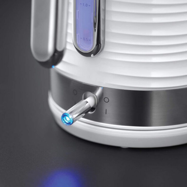 Bouilloire RUSSELL HOBBS